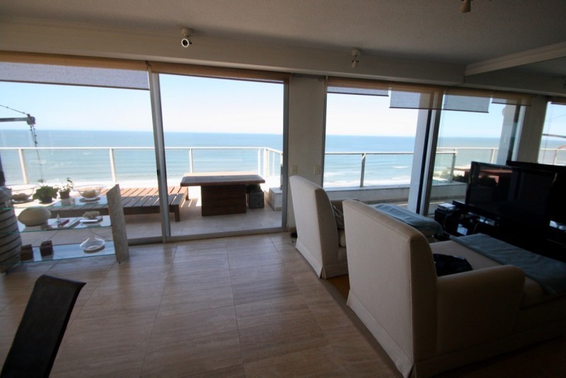 Impactante Penthouse en la brava en alquiler